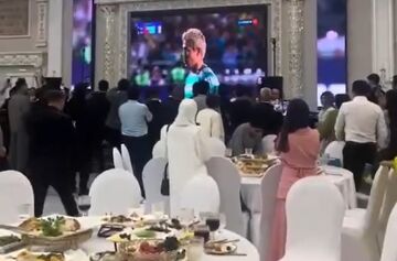 ویدیو| فوتبال مهم‌تر از عروسی!/ واکنش عروس و داماد به ضربات پنالتی؛ مراسم روی هوا رفت!