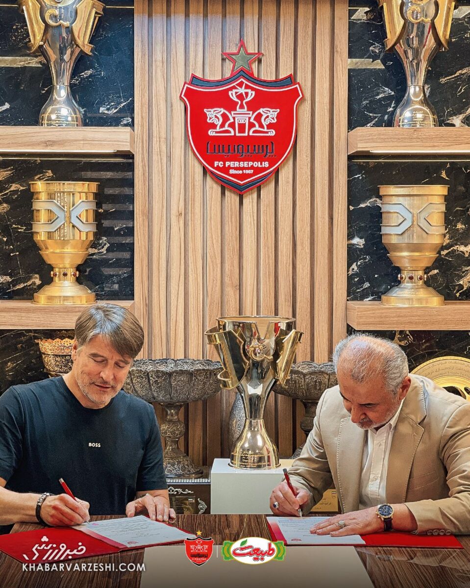 میشائیل اونینگ رسماً به پرسپولیس پیوست/ درویش امضا گرفت؛ ثبت عکس یادگاری با پیراهن پرسپولیس +عکس