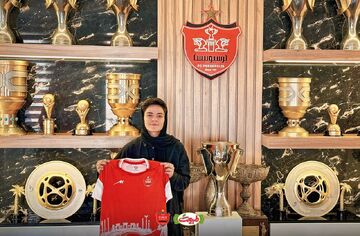 بازیکن تیم ملی رسماً به پرسپولیس پیوست +عکس