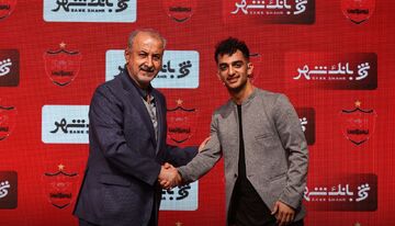 همه ابهامات انتقال عجیب فخریان به پرسپولیس/ از تناقض در تاریخ استعلام و رونمایی تا اختلاف وحشتناک قیمت دلار