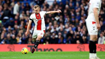 ویدیو| توقف مسابقات لیگ برتر برای افطار بازیکنان مسلمان