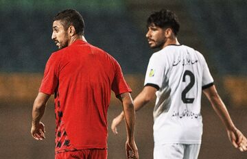 پرسپولیس پس از برخورد به مس متوقف شد