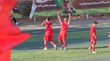 ویدیو| گل دوم پرسپولیس به استقلال با ضربه فنی