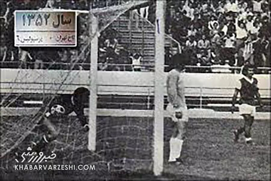 استقلال ششتایی شد و مهاجم پرسپولیس به دنیا آمد! استقلال ششتایی شد و مهاجم پرسپولیس به دنیا آمد!