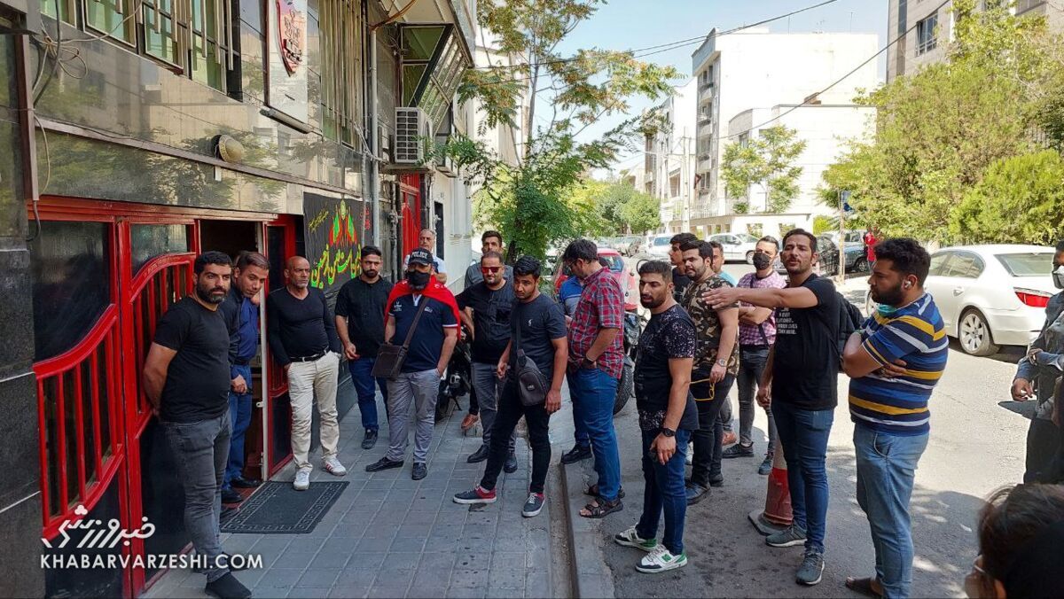 تجمع هواداران معترض پرسپولیس