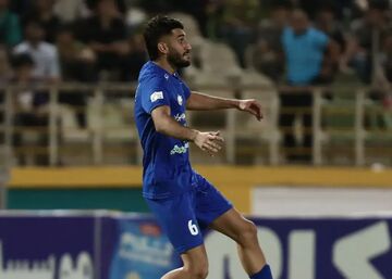 به عشق پرسپولیس «۶» نشان دادم/ استقلال نه، منتخب رئال و بارسا را بردیم/داوری به ضرر ما بود، استقلالی ها به چه چیزی معترض هستند؟!