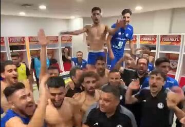 ویدیو| جشن ویژه یک پرسپولیسی بعد از باخت استقلال!