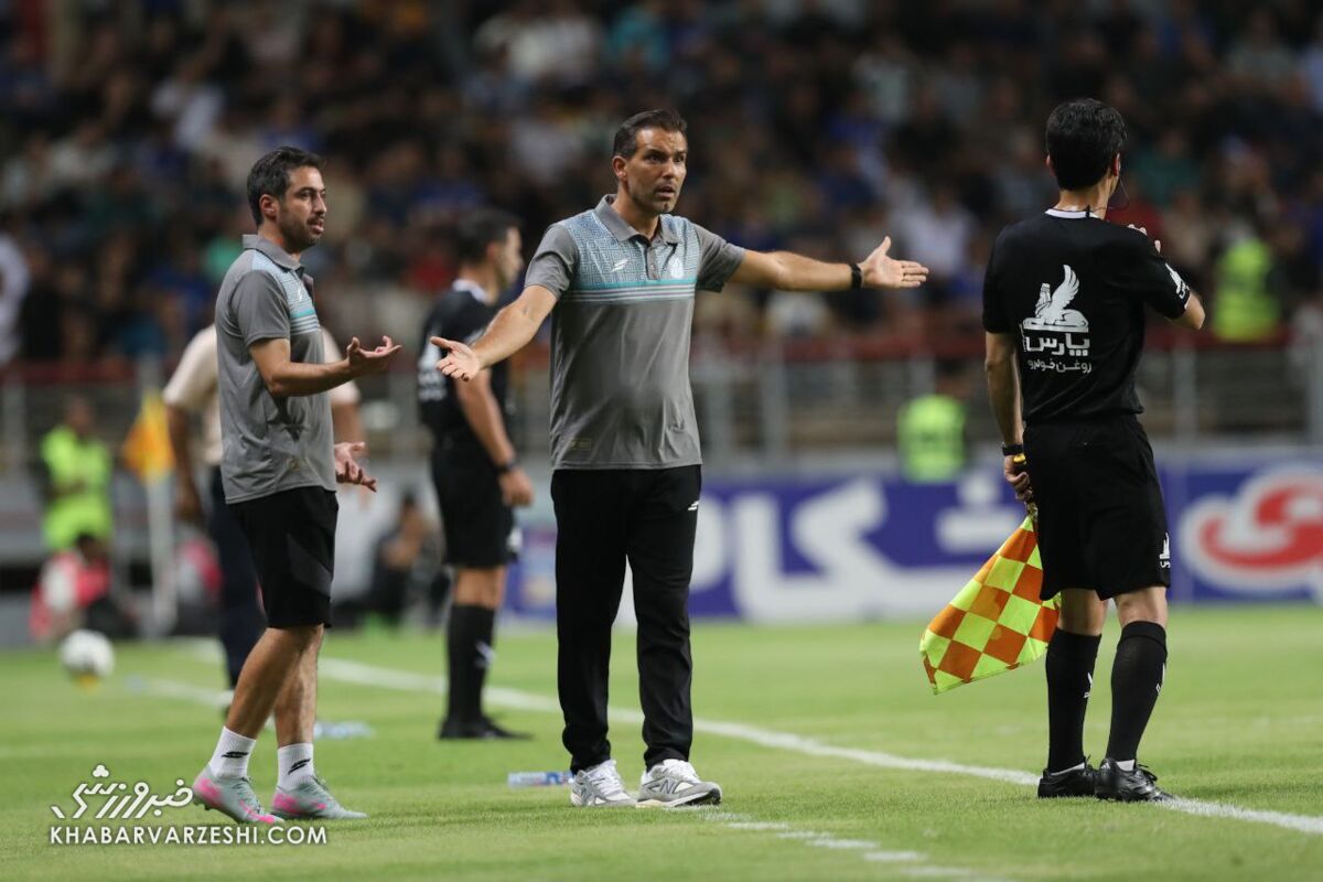 دستیار ساپینتو: ۲۰۰ درصد پنالتی به نفع استقلال بود/ فقط ما در زمین بازی کردیم! دستیار ساپینتو: ۲۰۰ درصد پنالتی به نفع استقلال بود/ فقط ما در زمین بازی کردیم!