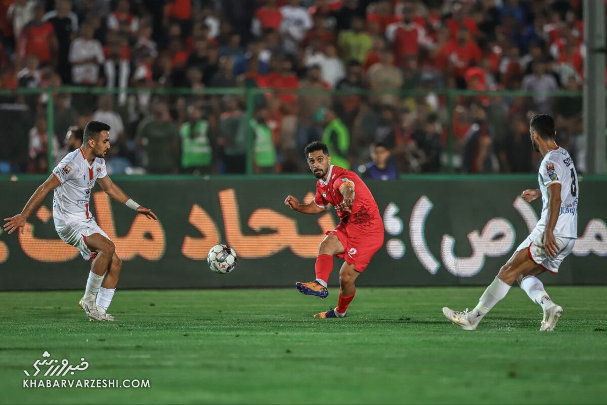 ساعت بازی پرسپولیس و فولاد تغییر کرد ساعت بازی پرسپولیس و فولاد تغییر کرد