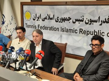 محمدرضا گلزار اسپانسر شخصی تیم ملی پدل
