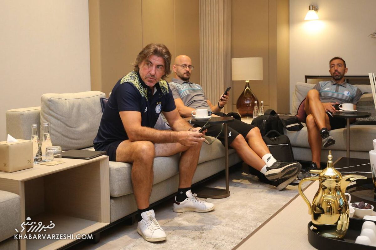 روز شلوغ کادر فنی؛ یک اتومبیل در دبی منتظر ورود ساپینتو بود روز شلوغ کادر فنی؛ یک اتومبیل در دبی منتظر ورود ساپینتو بود