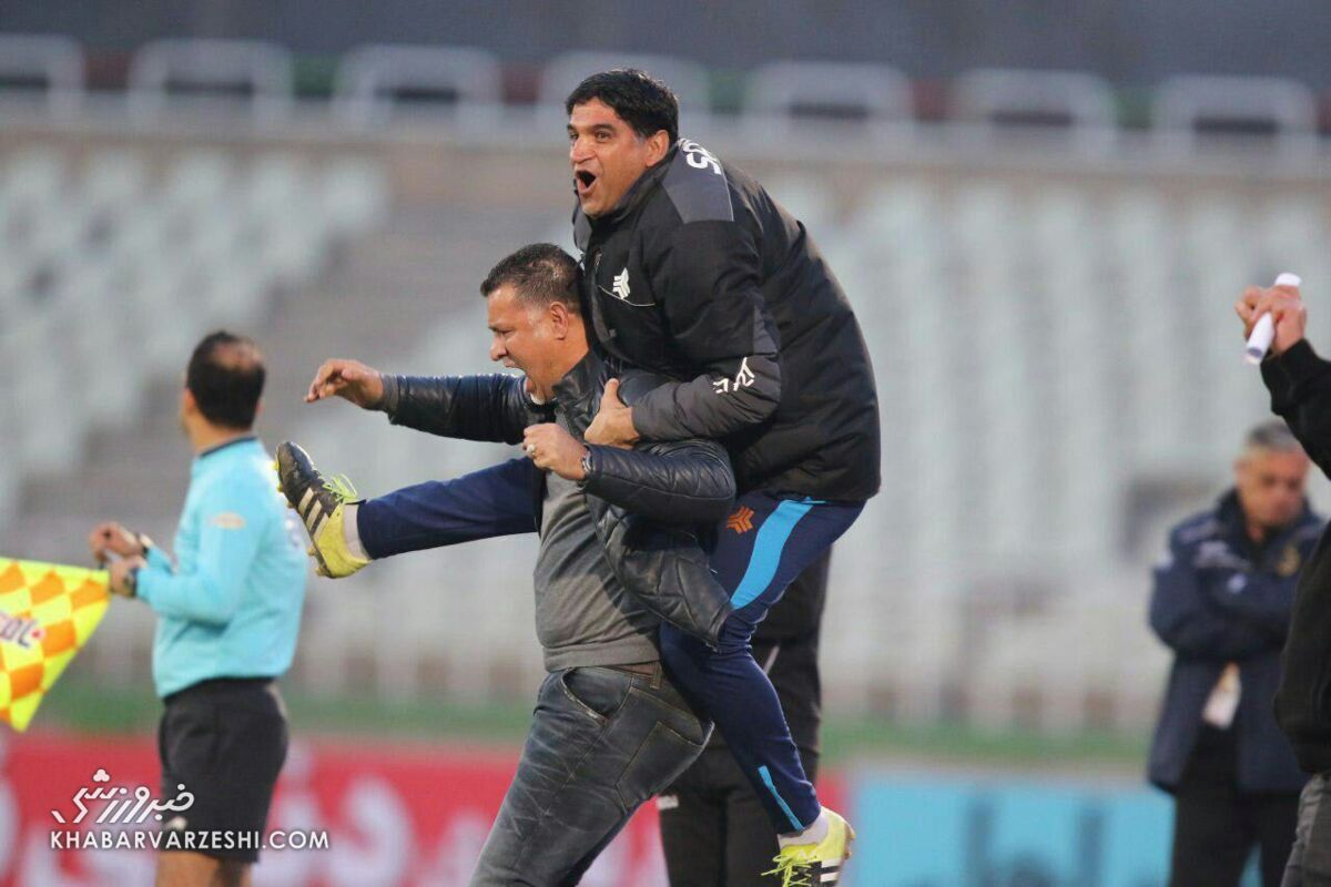 رفاقت صمیمانه ستارههای پیشین استقلال و پرسپولیس +عکس رفاقت صمیمانه ستارههای پیشین استقلال و پرسپولیس +عکس