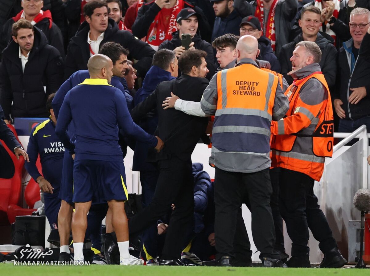 درگیری دیگو سیمئونه با هواداران لیورپول