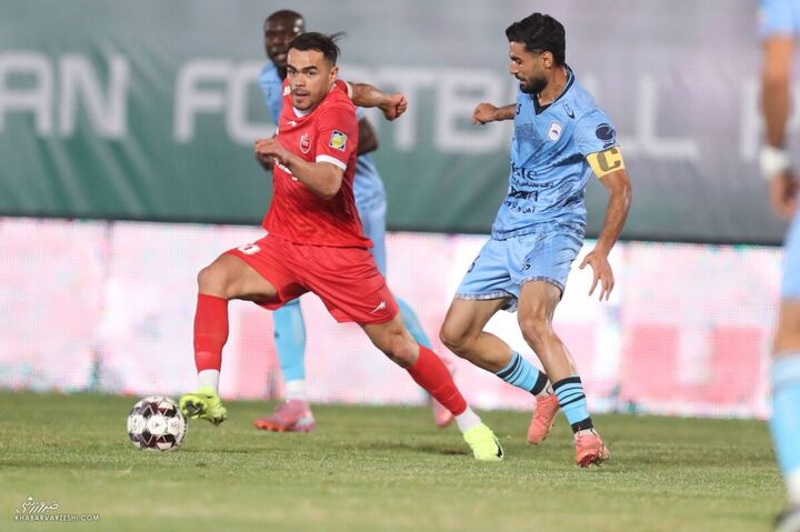 اوستون اورونوف؛ چادرملو - پرسپولیس