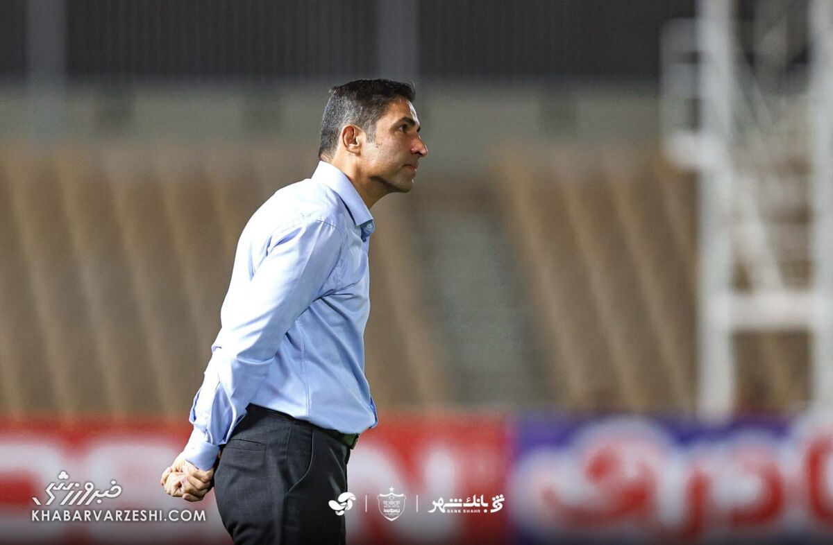 وحید هاشمیان آب پاکی را روی دست هواداران پرسپولیس ریخت وحید هاشمیان آب پاکی را روی دست هواداران پرسپولیس ریخت