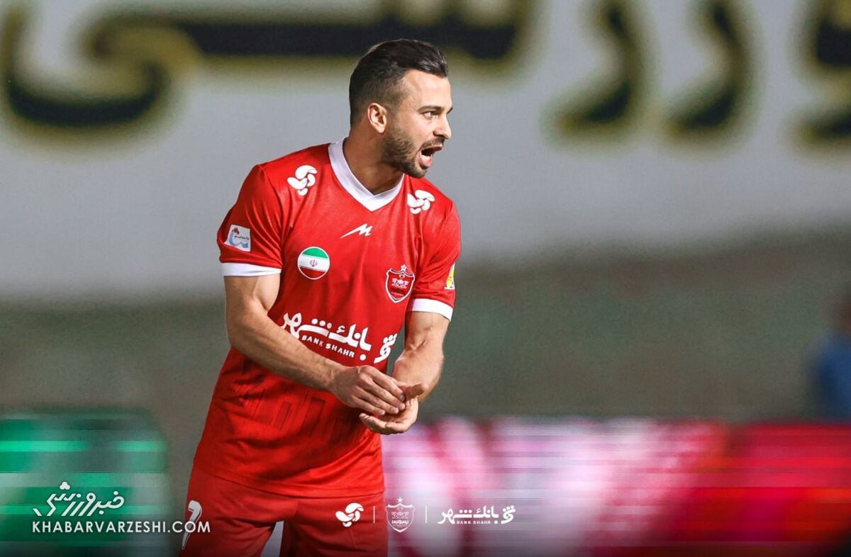 تنش میان سروش رفیعی و مدیران پرسپولیس وارد فاز تازه شد/ کاپیتان سرخها برگشتنی نیست؟ تنش میان سروش رفیعی و مدیران پرسپولیس وارد فاز تازه شد/ کاپیتان سرخها برگشتنی نیست؟