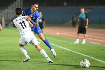 ستاره استقلال حق نداشت از ماشین خودش پیاده شود!