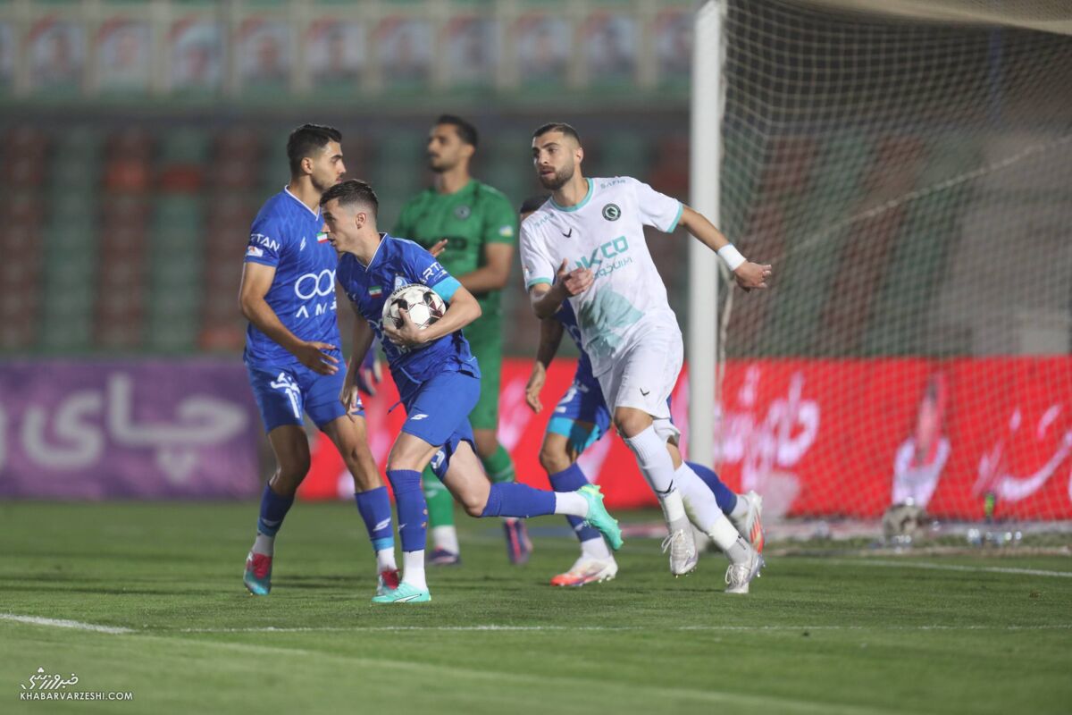 شادی گل یاسر آسانی در دیدار استقلال - پیکان