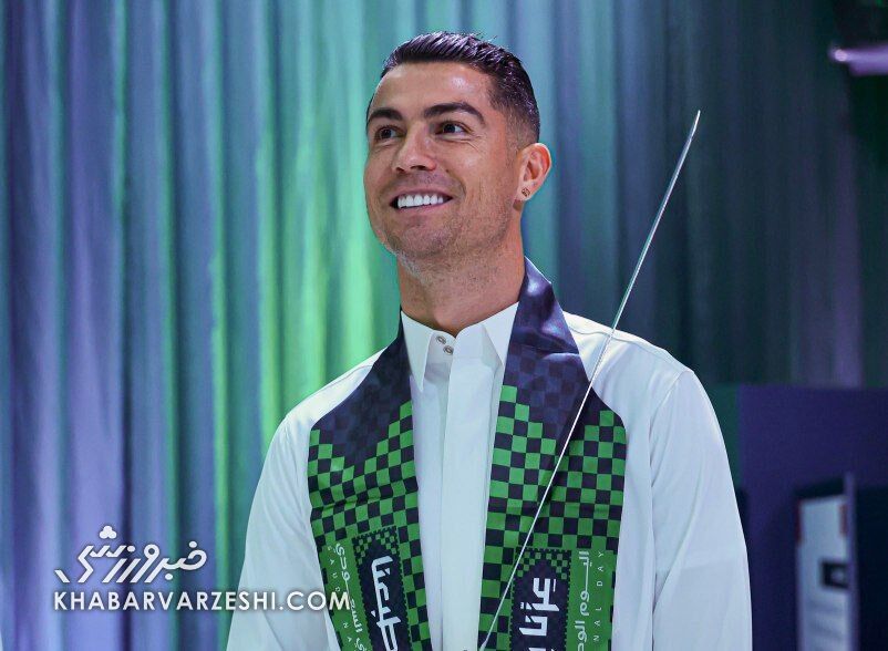 رونالدو شمشیر بهدست در خدمت سعودیها؛ عربستان زیبا و شگفتانگیز است +عکس و ویدیو