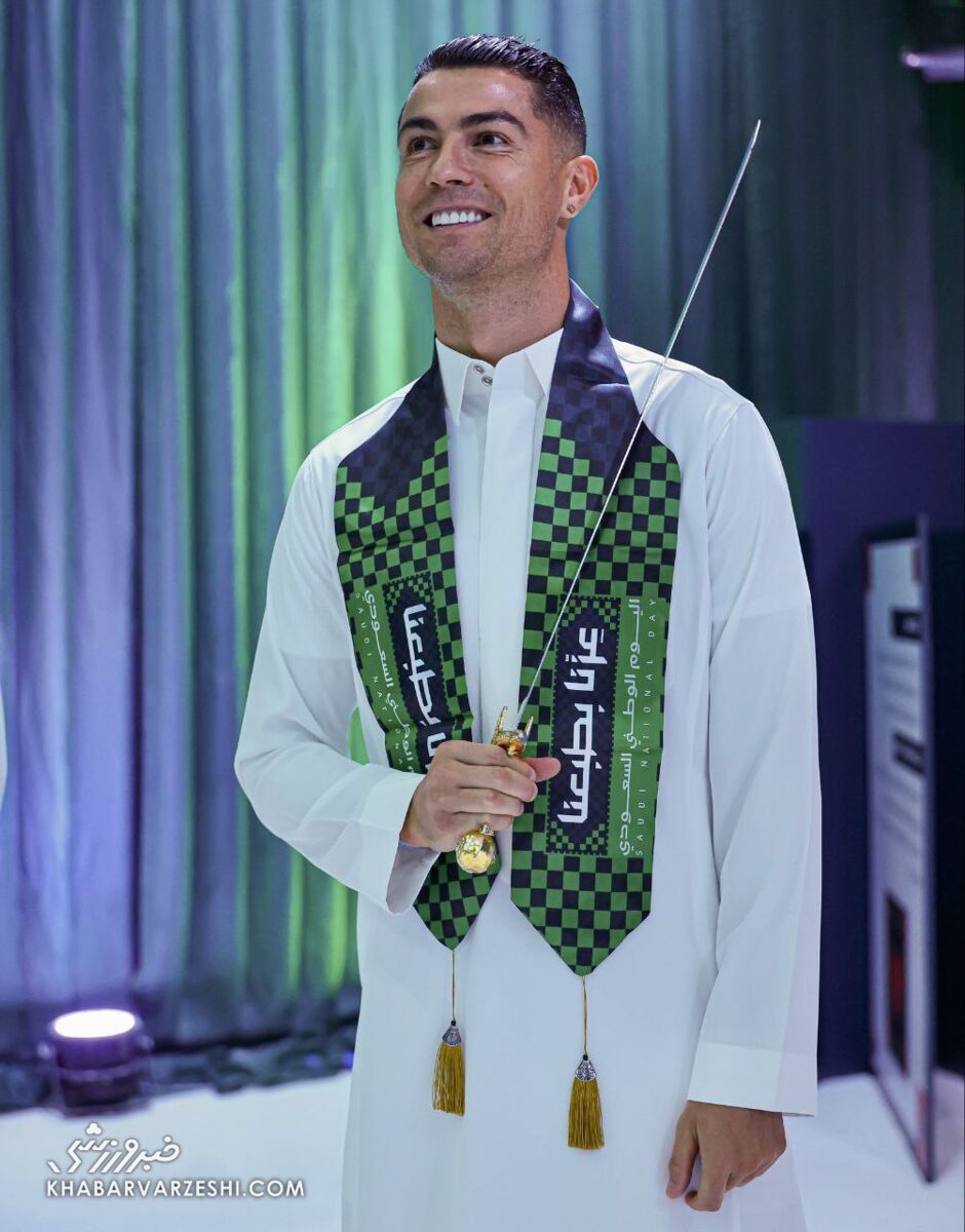 رونالدو شمشیر بهدست در خدمت سعودیها؛ عربستان زیبا و شگفتانگیز است +عکس و ویدیو