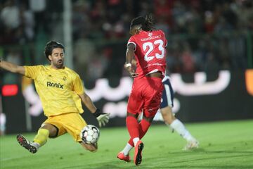 کریم باقری هم راه هاشمیان را رفت؛ این بازیکن کارآمد نیست!