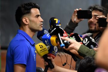 مهاجم پرسپولیس استقلالی شد