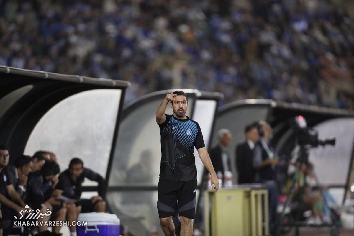 مربی استقلال: مربی پرسپولیس بزرگ ماست و آبی و قرمز هم ندارد! مربی استقلال: مربی پرسپولیس بزرگ ماست و آبی و قرمز هم ندارد!