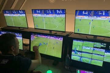 ???? ???? ?????? VAR ?? ??? ????