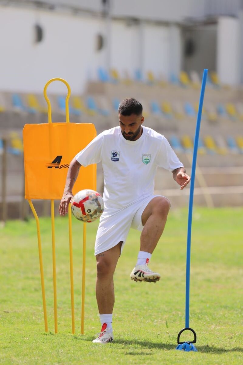 علی مبارکی، هافبک