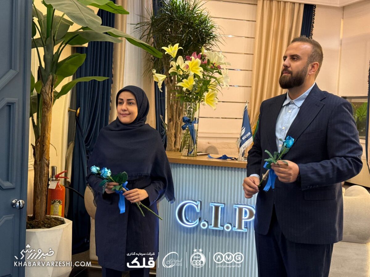 ورود تیم المحرق به تهران