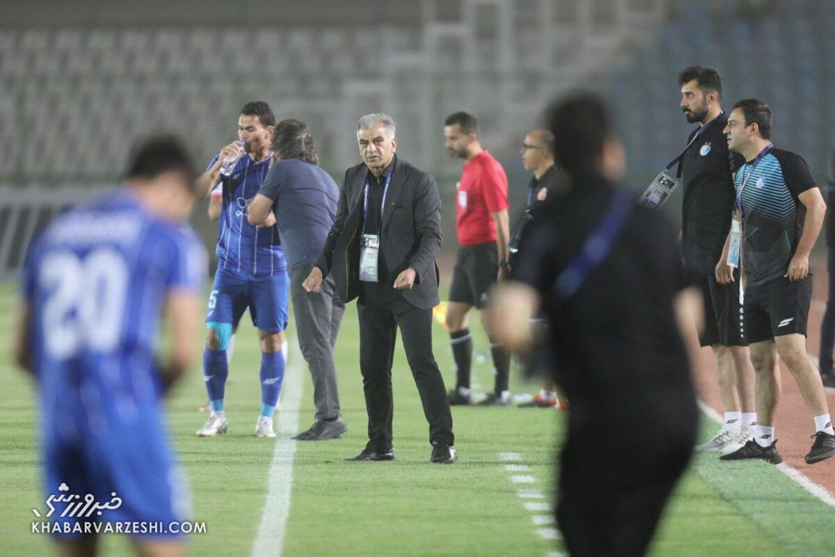 یک عضو استقلال: پیشکسوت کلاهبردار بهتر است قایم شود!/ رامین تافته جدا بافته نیست/ وقتکشی آفت فوتبال ایران است! یک عضو استقلال: پیشکسوت کلاهبردار بهتر است قایم شود!/ رامین تافته جدا بافته نیست/ وقتکشی آفت فوتبال ایران است!