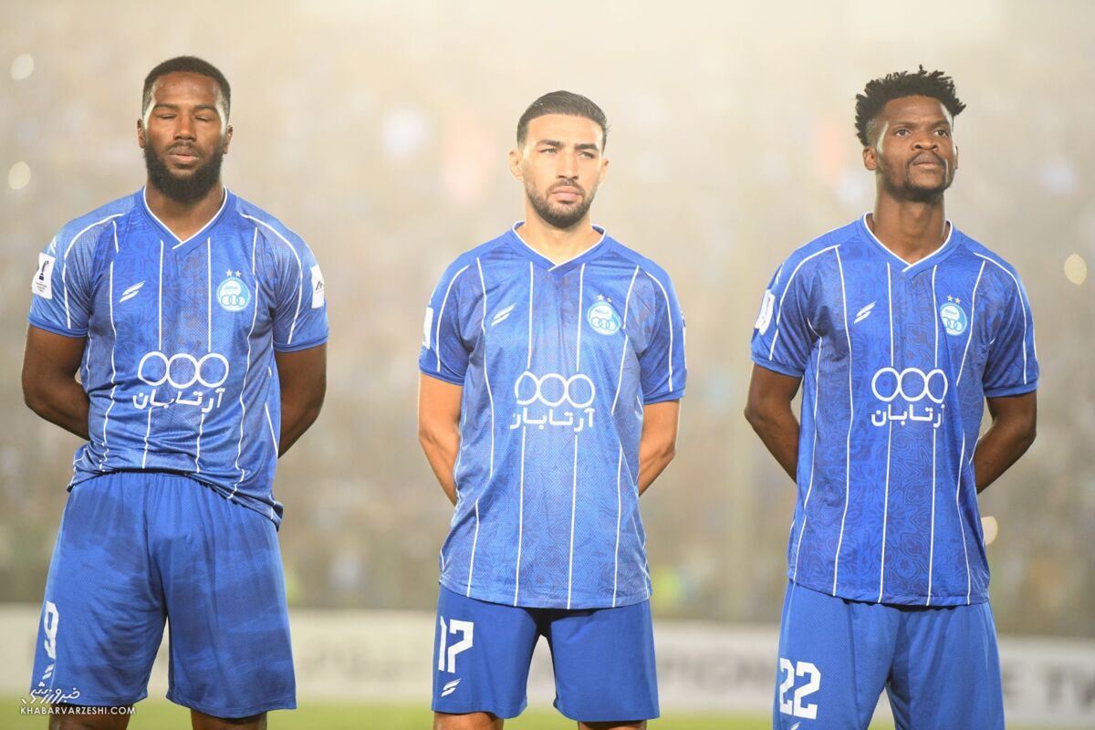 خارجی های استقلال