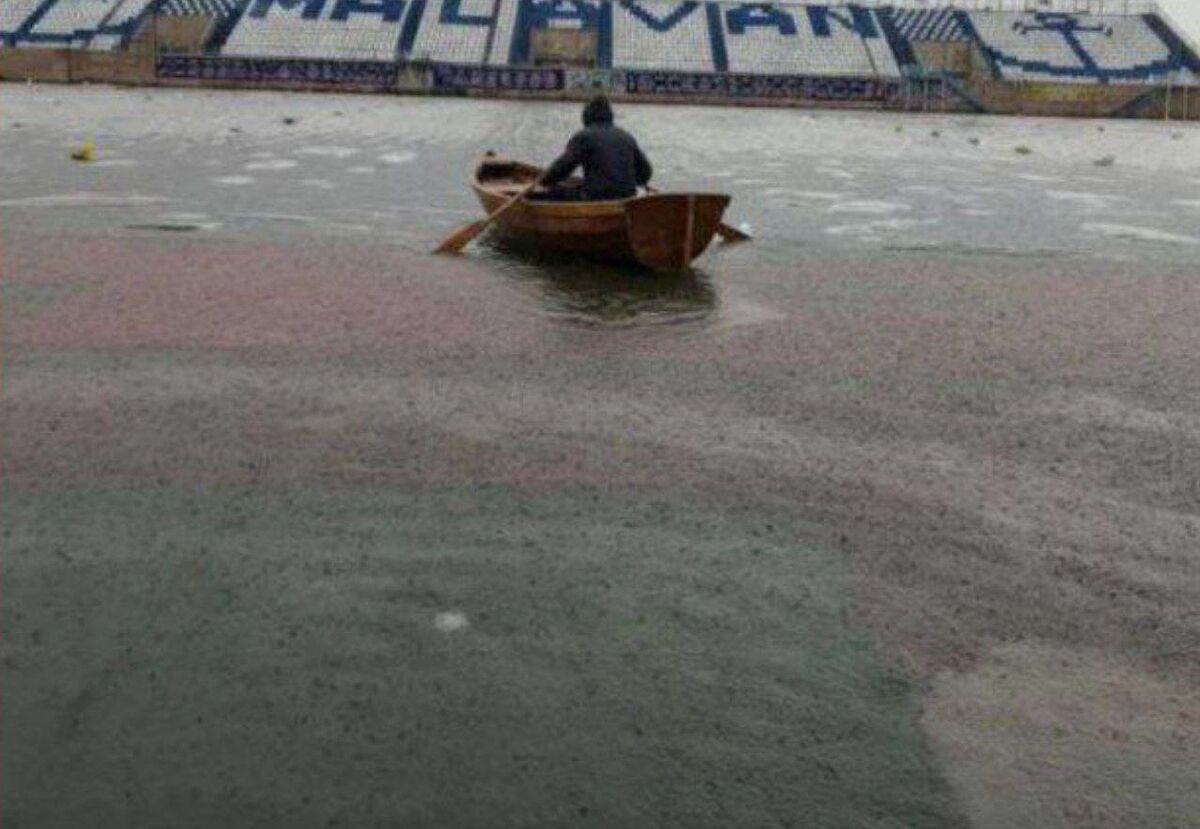 ورزشگاه سیروس قایقران