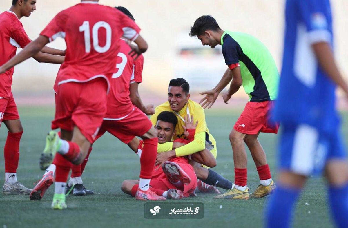 استقلال و پرسپولیس در دربی نوجوانان