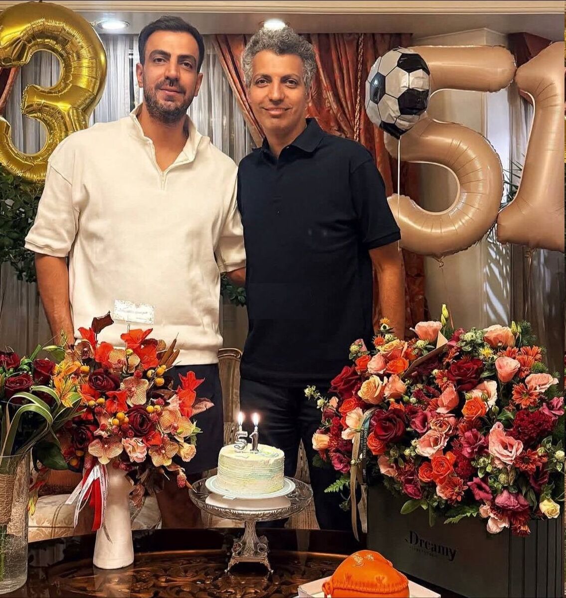 جشن تولد ۵۱ سالگی عادل فردوسی پور با موهایی سفید! +عکس