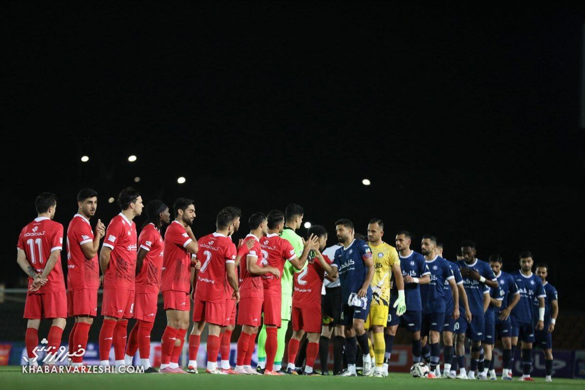شعار پرسپولیسی‌ها علیه بیرانوند و تشویق یک بازیکن گل گهر