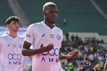 ویدیو| آغاز دوباره تمرینات بازیکن مصدوم استقلال