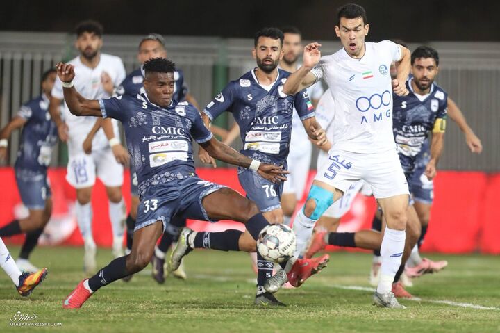 رستم آشورماتوف؛ چادرملو - استقلال