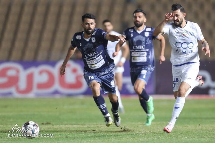 محمدرضا آزادی؛ چادرملو - استقلال