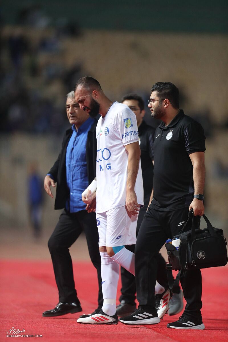 خبر تلخ برای استقلال؛ مصدومیت روزبه چشمی +عکس