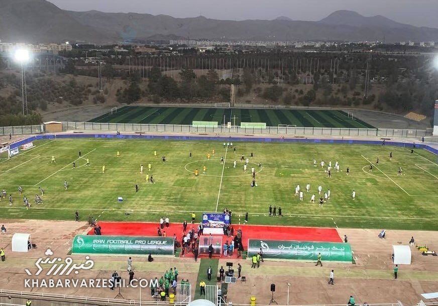رشیدی: استقلال روی لحاف چهل‌تیکه فوتبال بازی کرد/ چمن تختی مایه آبروریزی کشور است