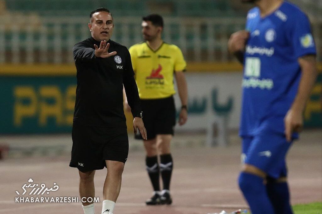 از مادر زاییده نشده که کسی به من حرف بزند/ هاشمیان به خاطر ادبش اخراج شد/ مثل بعضی‌ها موذی نیستم ۱۰۰ میلیارد بگیرم و …