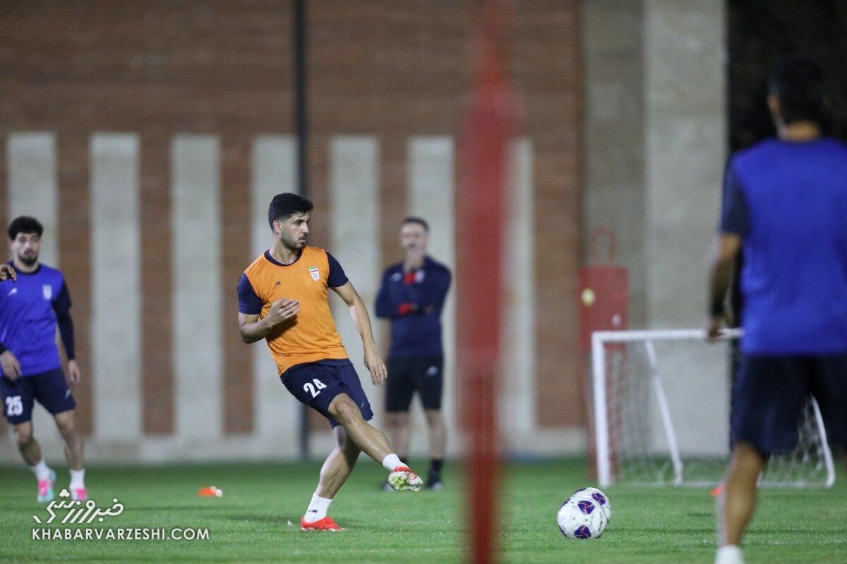 هلیشات بالای سر قلعهنویی/ طارمی به عکس یادگاری رسید +عکس