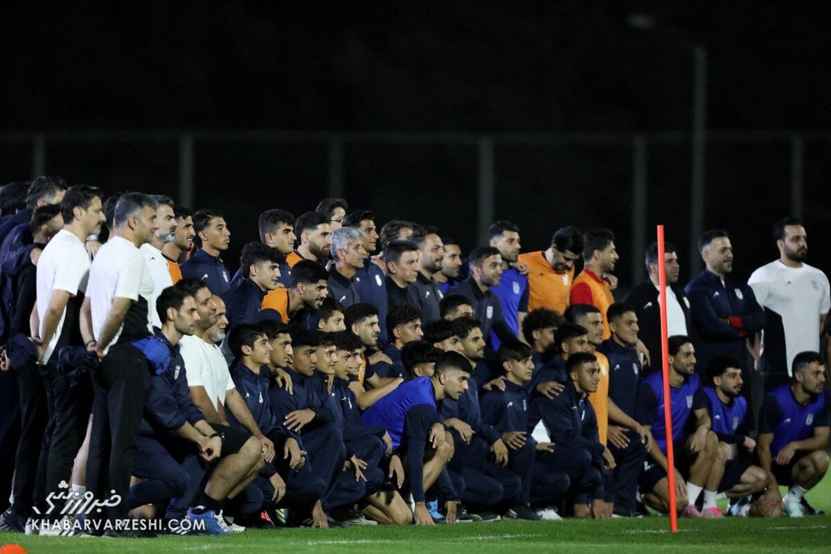 هلیشات بالای سر قلعهنویی/ طارمی به عکس یادگاری رسید +عکس