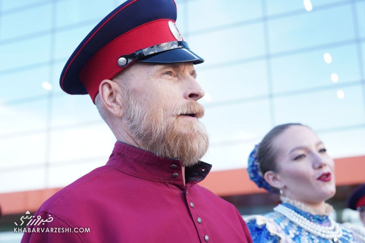 استقبال ویژه روسها از تیم ملی فوتبال ایران/ قلعهنویی دست به کیک شد! +عکس