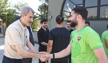 مایلی‌کهن: آقای سلطانی! در موردت حرف‌هایی می‌زنم که هرگز نگفته‌ام/ نصف پرسپولیس مخالفش بودند/ هرچه از من می‌دانی بگو!