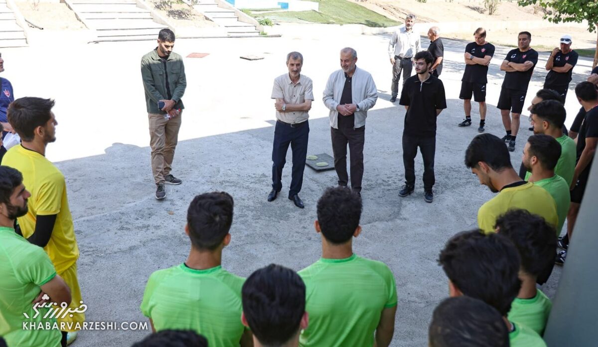 پرسپولیس نه راست دارد نه چپ؛ راست و چپ تیم ملی قرق پرسپولیسی ها!