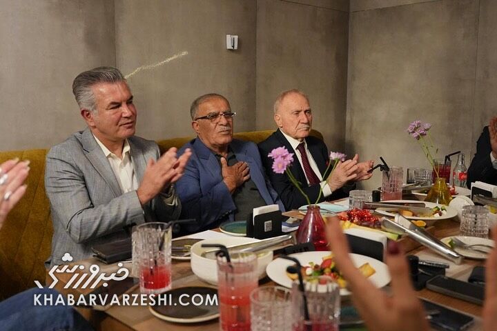 گردهمایی ستارگان در رستوران علی دایی؛ در حضور فردوسی پور، باقری و خاکپور از اسطوره استقلال تجلیل شد +تصاویر