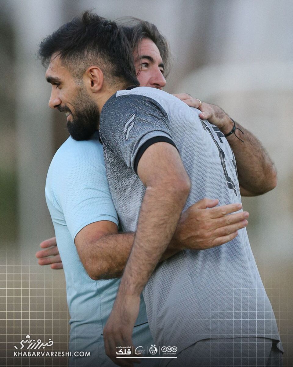 آشتیکنان ساپینتو با یک بازیکن استقلال +عکس