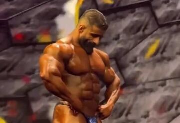 واکنش هادی چوپان به ریزش شدید طرفدارانش +عکس